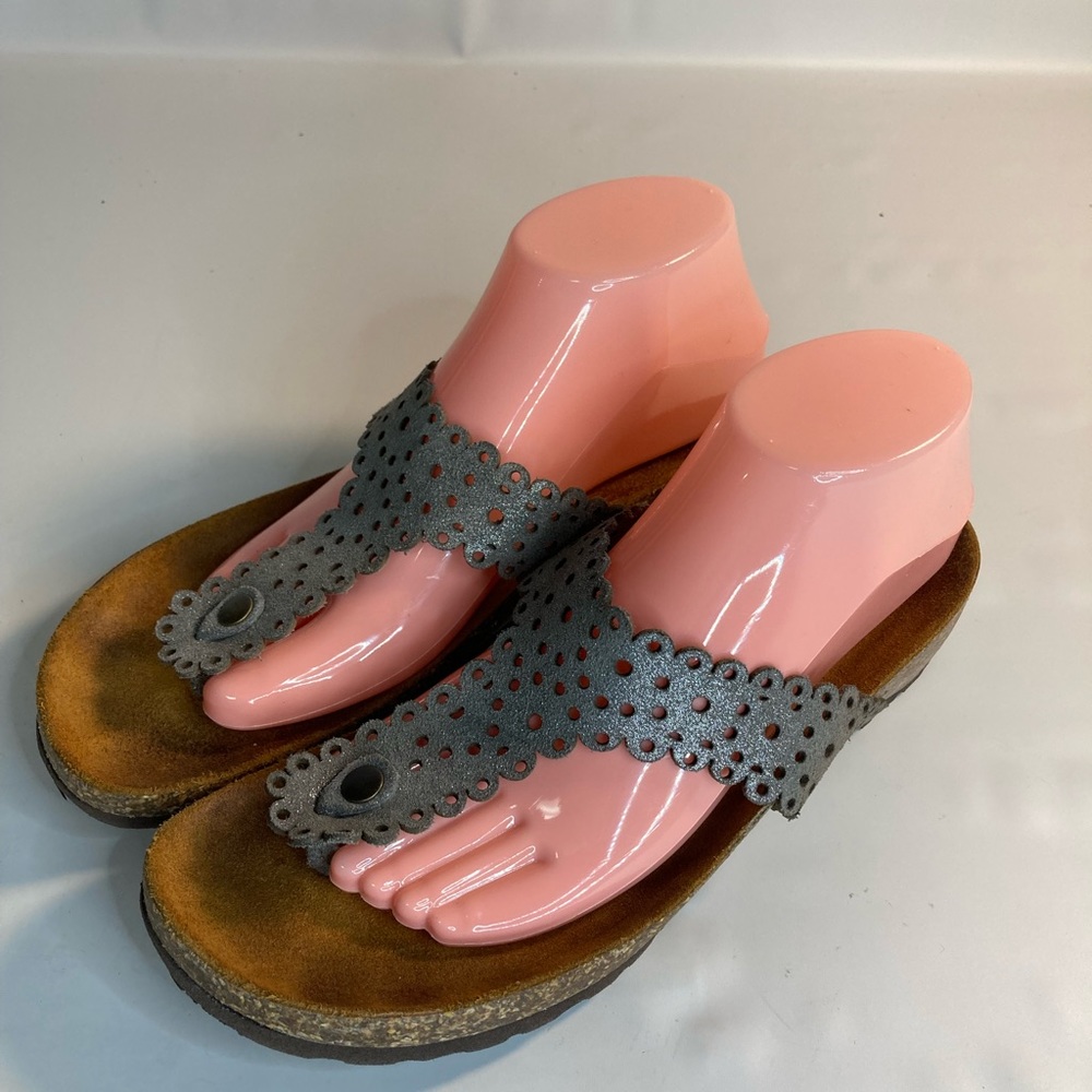 Sophia Milano Italy slip on slide sandals  leather 9